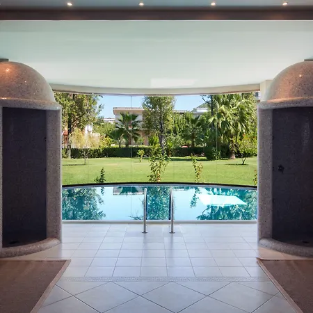 Mitsis Galini 卡梅纳维洛拉