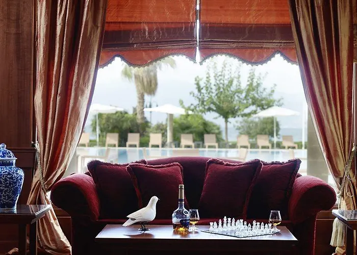 Mitsis Galini 卡梅纳维洛拉